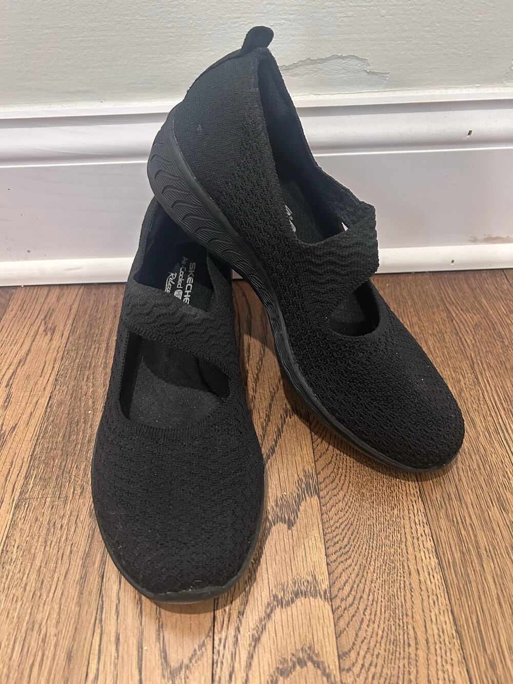 Skechers Relaxed Fit Up-Lifted Mary Jane Slip On Black Knit Walking Shoes Sz 8